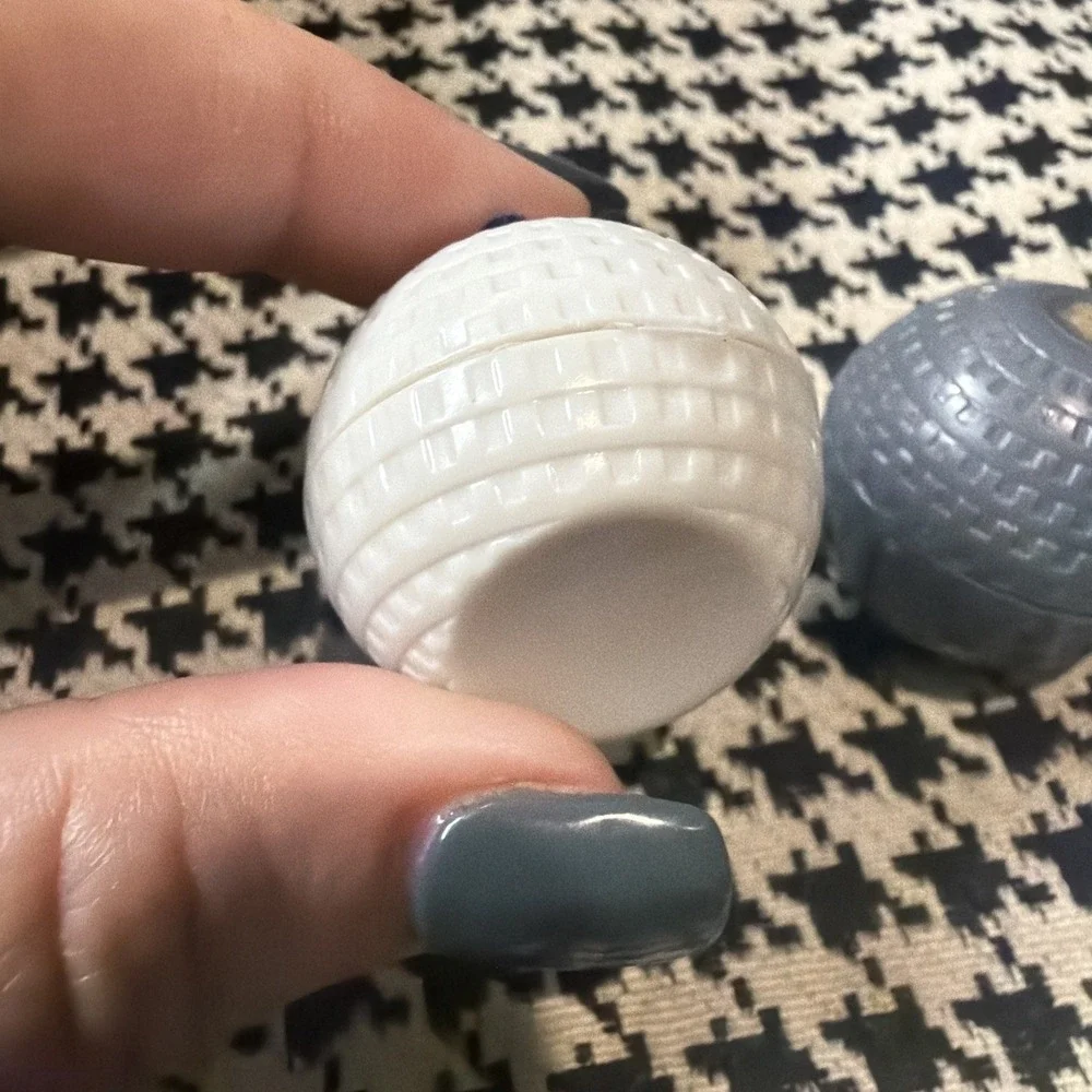 United Airlines Polaris 1st Class Plastic Globe Salt & Pepper Shaker